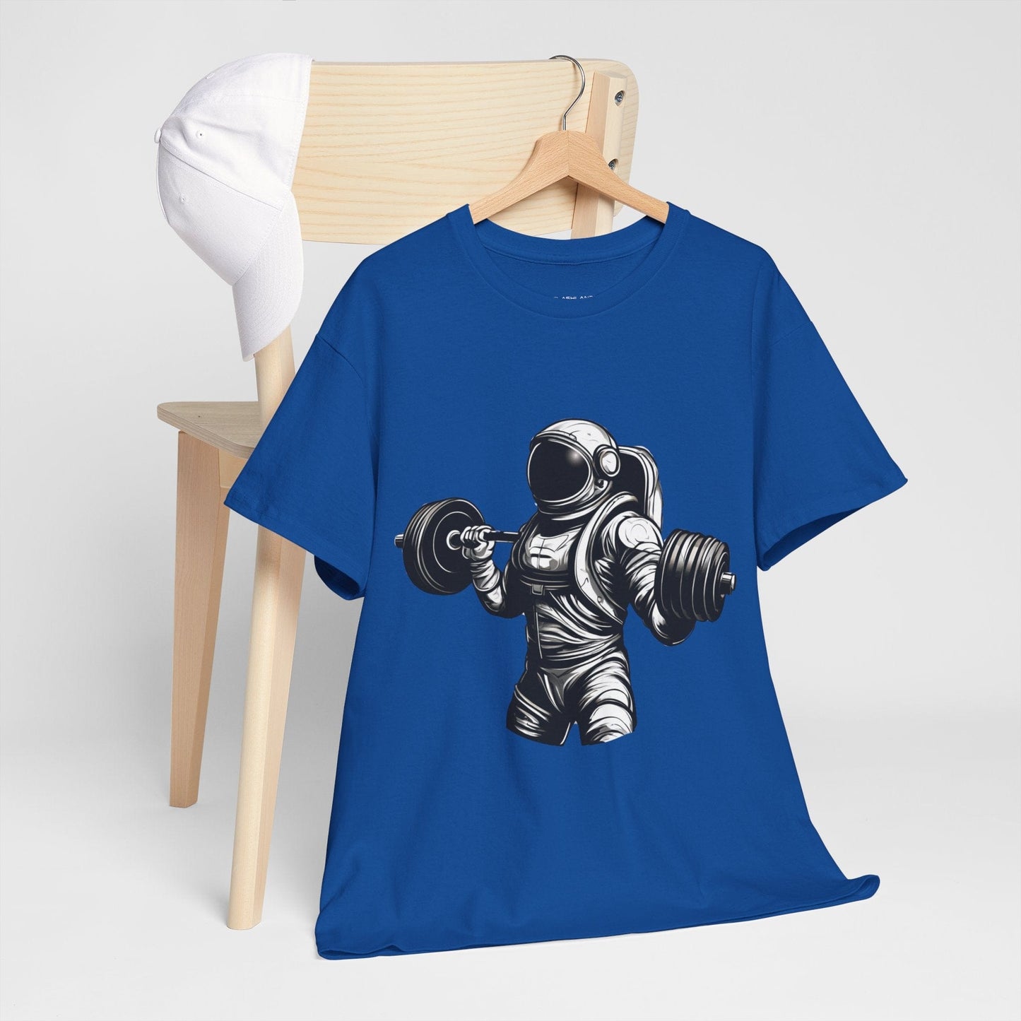 Camiseta de culturista astronauta: rompiendo límites en el espacio Camiseta gráfica de gimnasio Flashlander