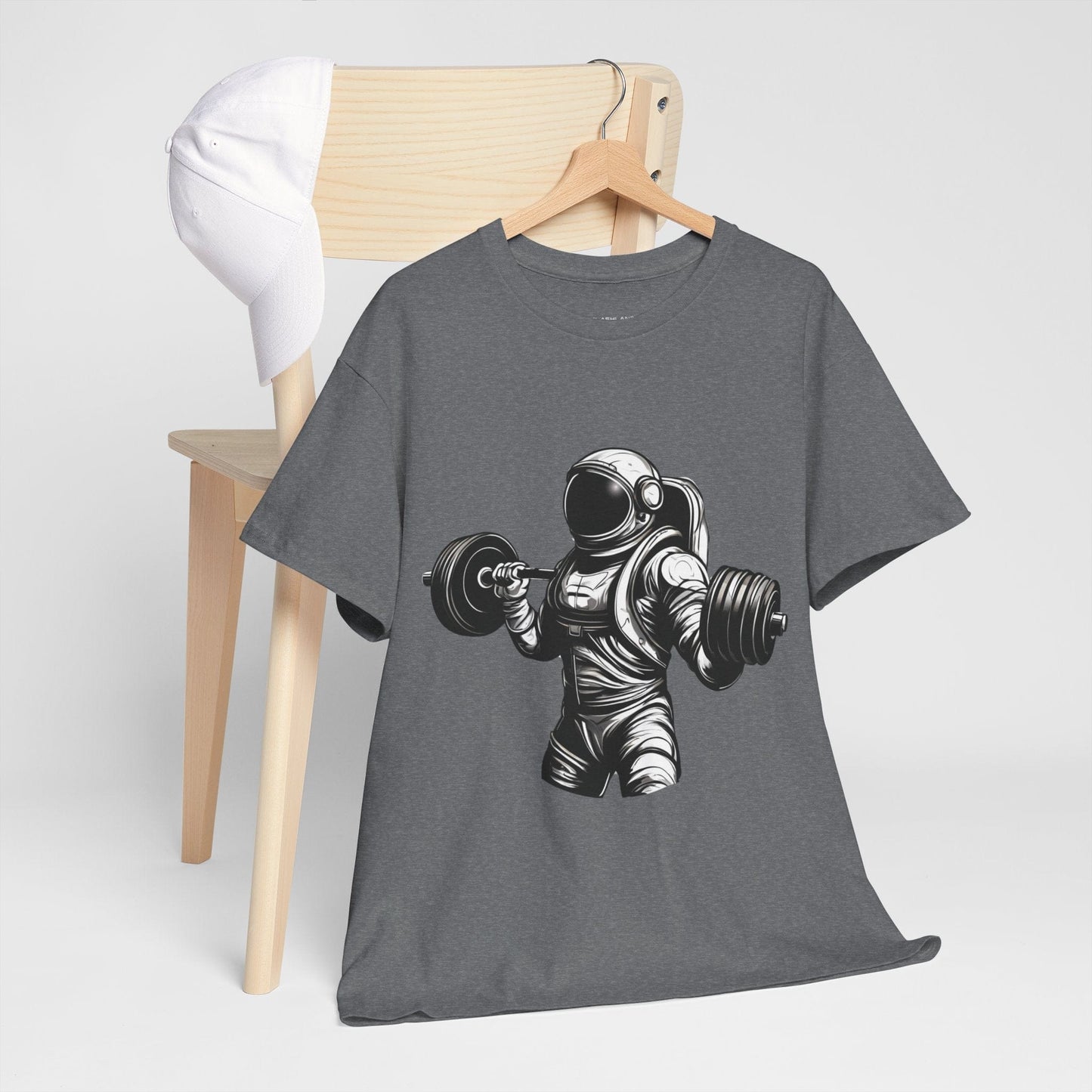 Camiseta de culturista astronauta: rompiendo límites en el espacio Camiseta gráfica de gimnasio Flashlander