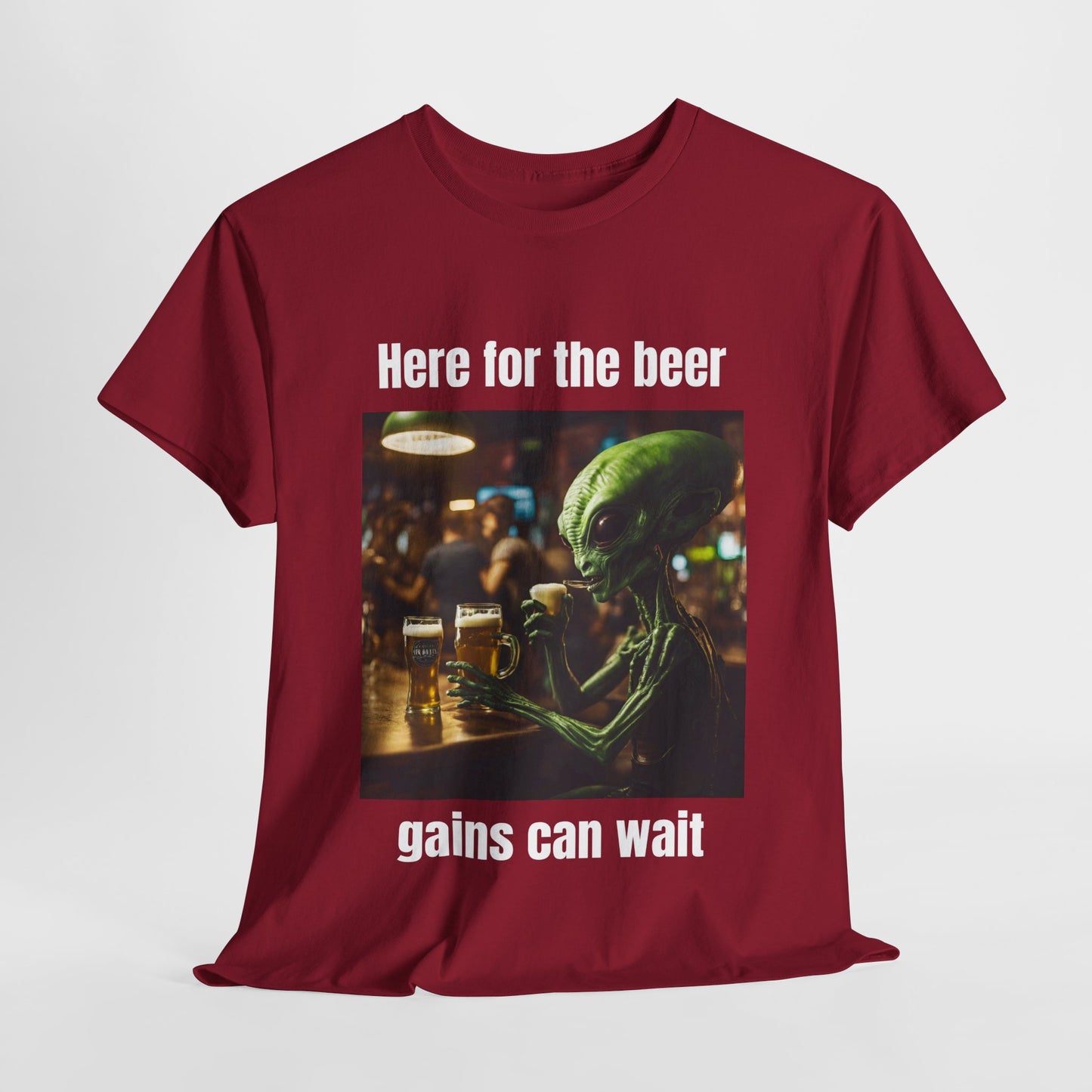 Ici pour la bière, les gains peuvent attendre ! T-shirt de sport Alien Flashlander