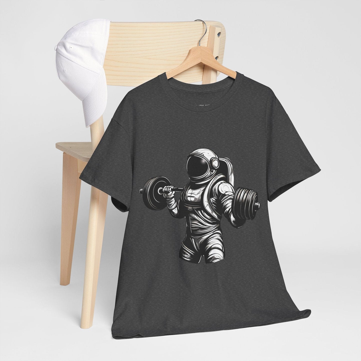 Camiseta de culturista astronauta: rompiendo límites en el espacio Camiseta gráfica de gimnasio Flashlander