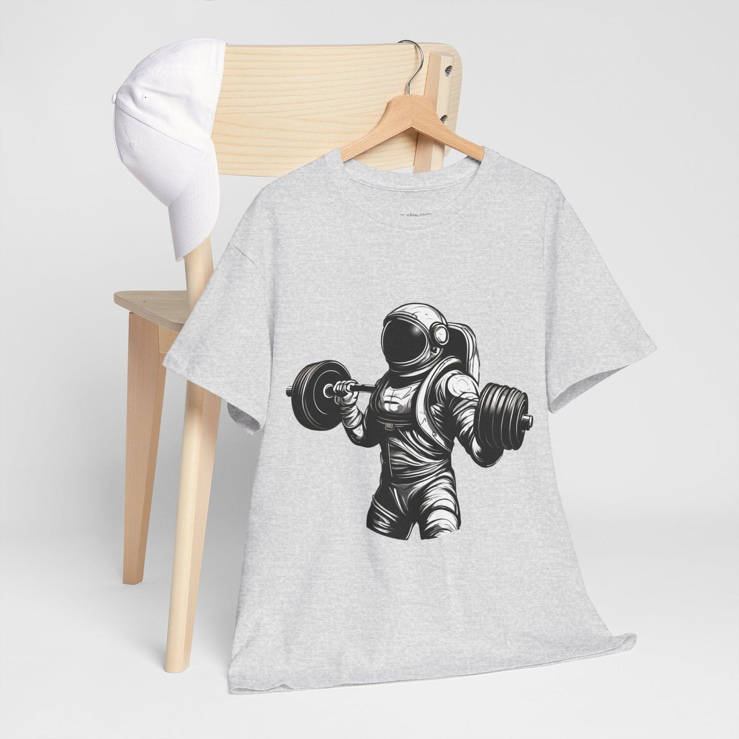 Camiseta de culturista astronauta: rompiendo límites en el espacio Camiseta gráfica de gimnasio Flashlander