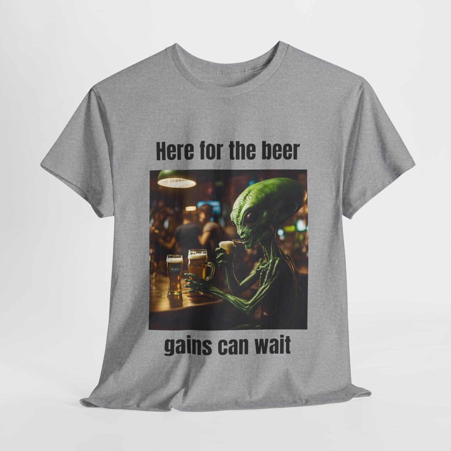 Ici pour la bière, les gains peuvent attendre ! T-shirt de sport Alien Flashlander