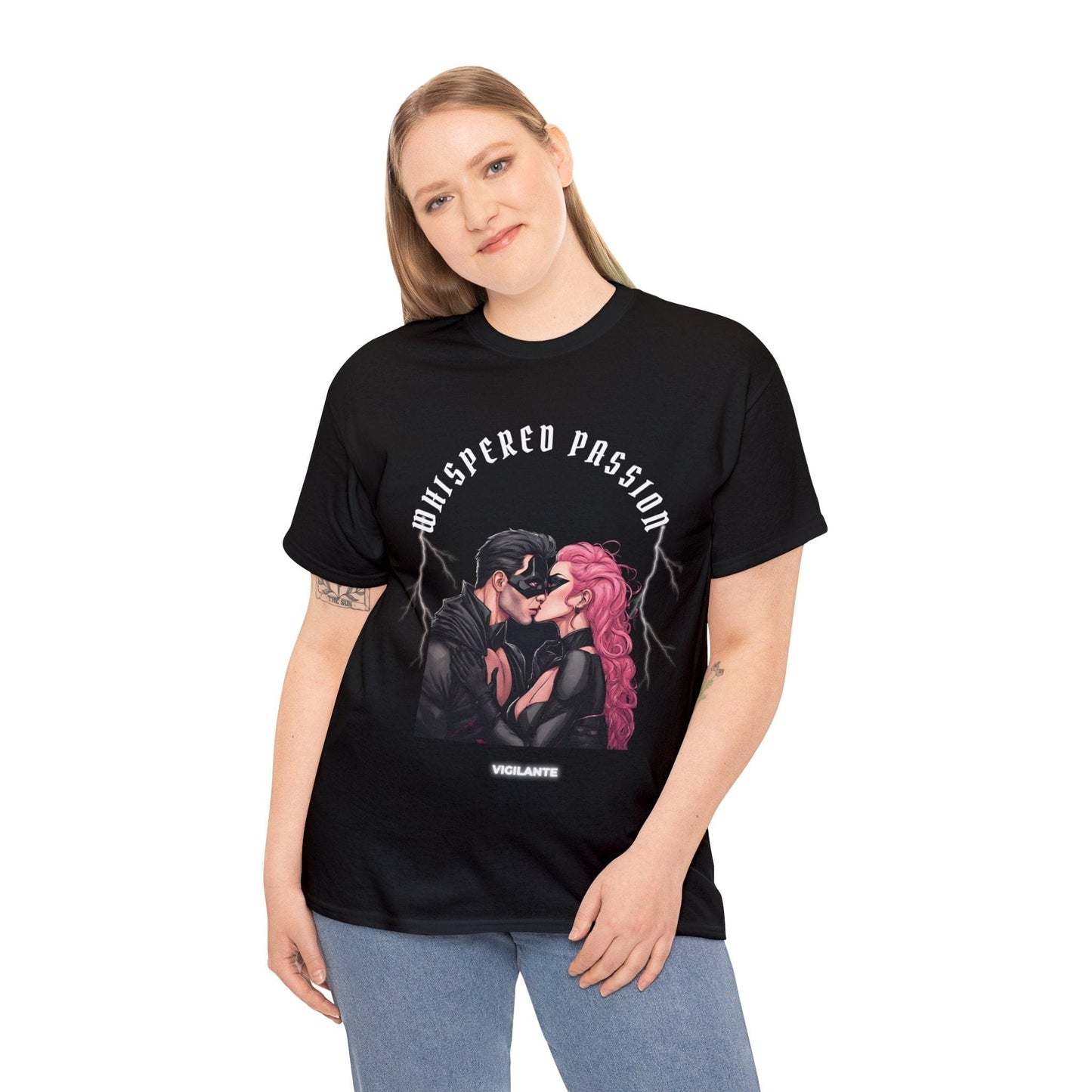 Super héroe camiseta Vigilante beso camisa susurrada pasión camiseta amor camiseta regalo para ella para él unisex camiseta de algodón pesado Flashlander