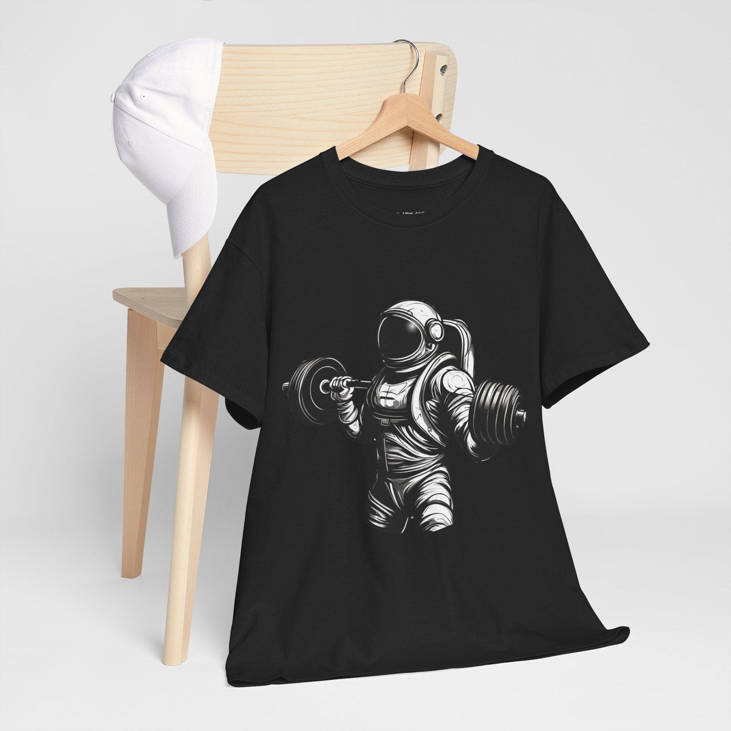 Camiseta de culturista astronauta: rompiendo límites en el espacio Camiseta gráfica de gimnasio Flashlander