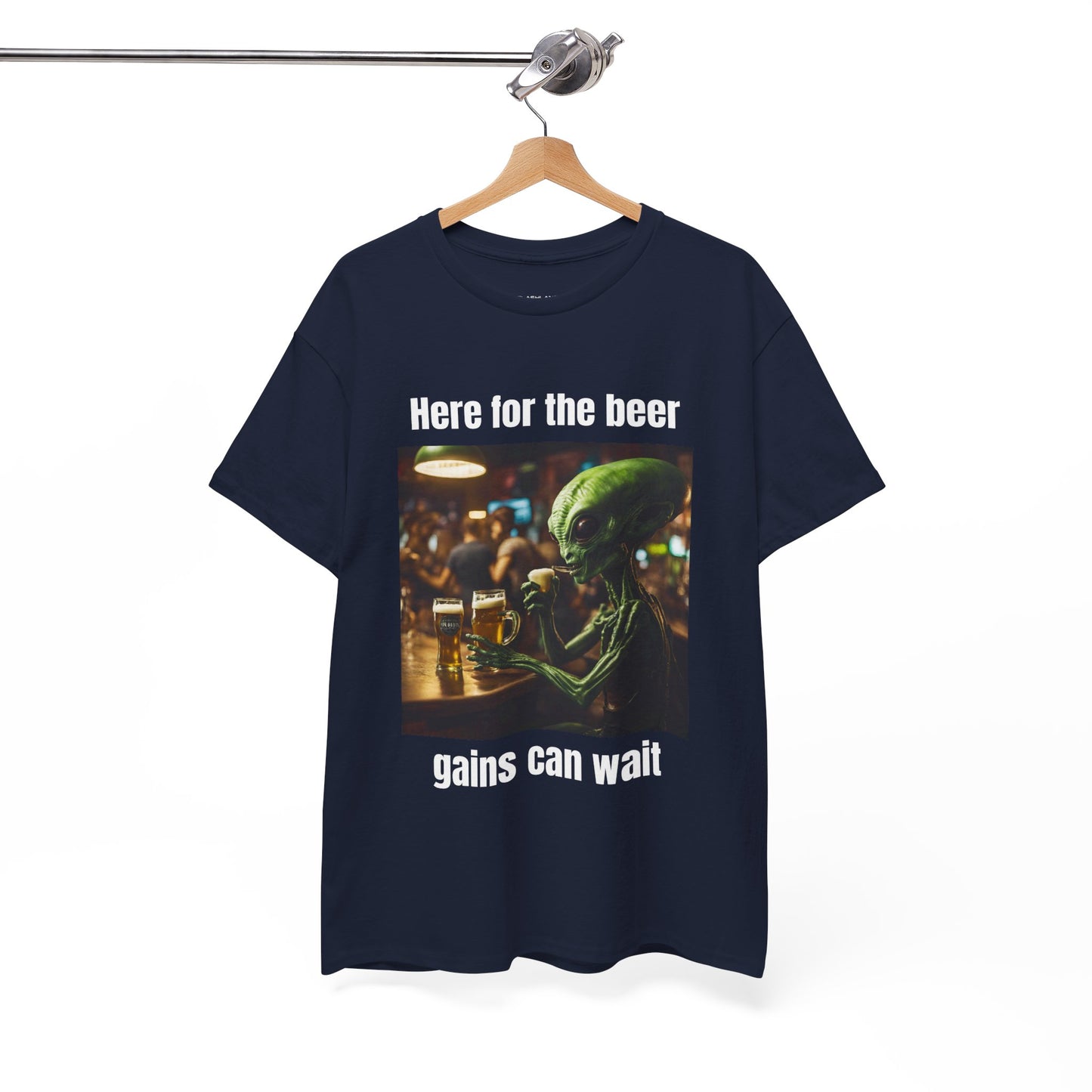 Ici pour la bière, les gains peuvent attendre ! T-shirt de sport Alien Flashlander