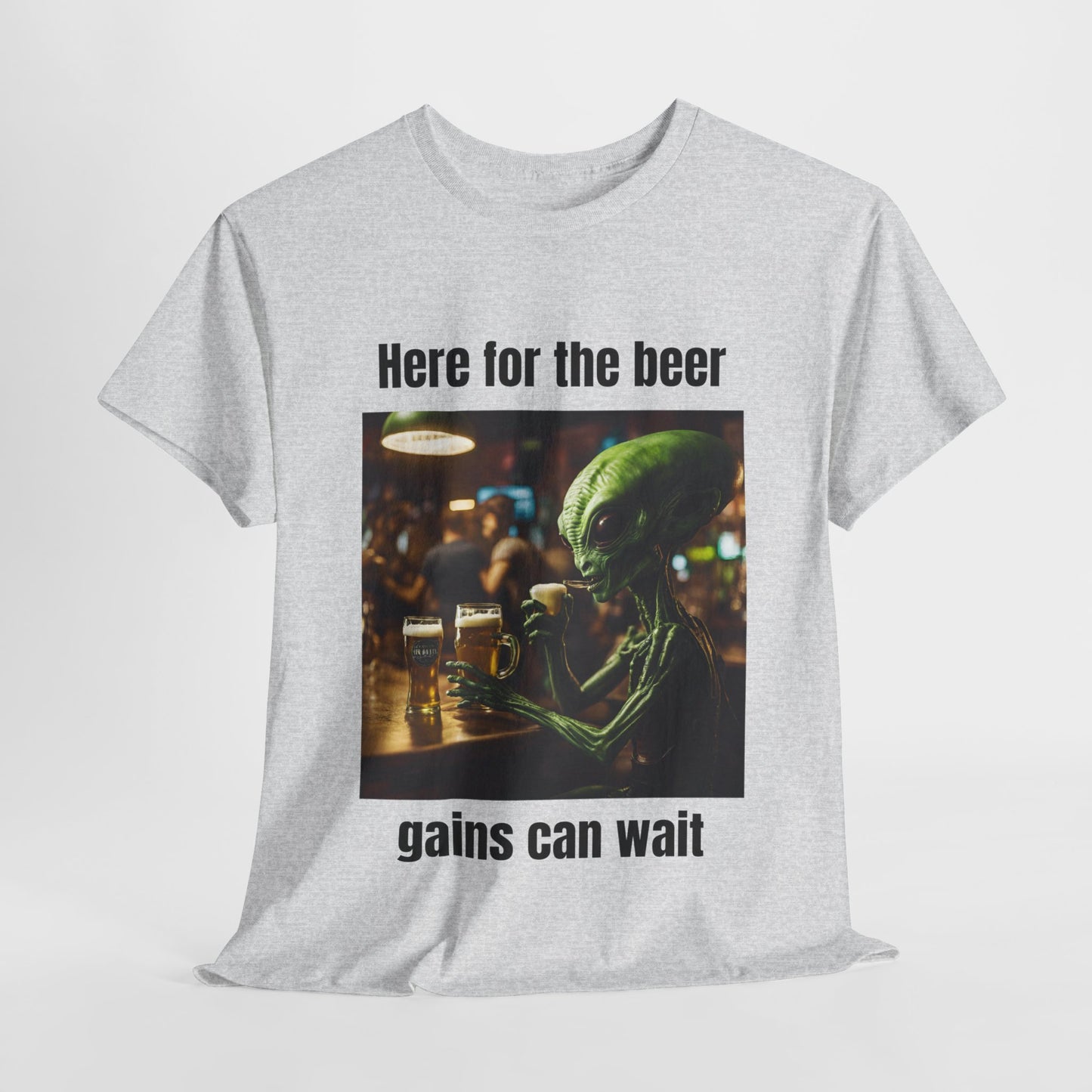 Ici pour la bière, les gains peuvent attendre ! T-shirt de sport Alien Flashlander