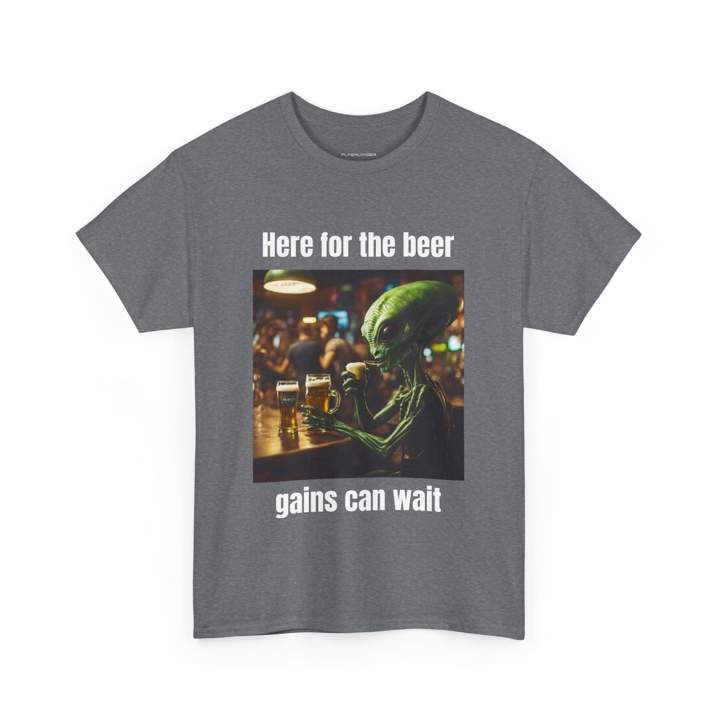 Ici pour la bière, les gains peuvent attendre ! T-shirt de sport Alien Flashlander