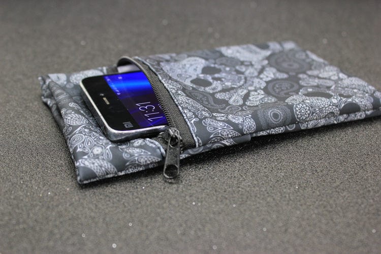 grey skull design cell phone bag & phone arm wrist bag with cell phone into pocket